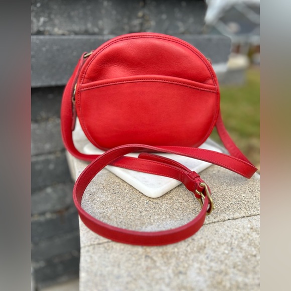 Coach Handbags - Vintage COACH Chester Bag (Canteen) Red Crossbody EUC